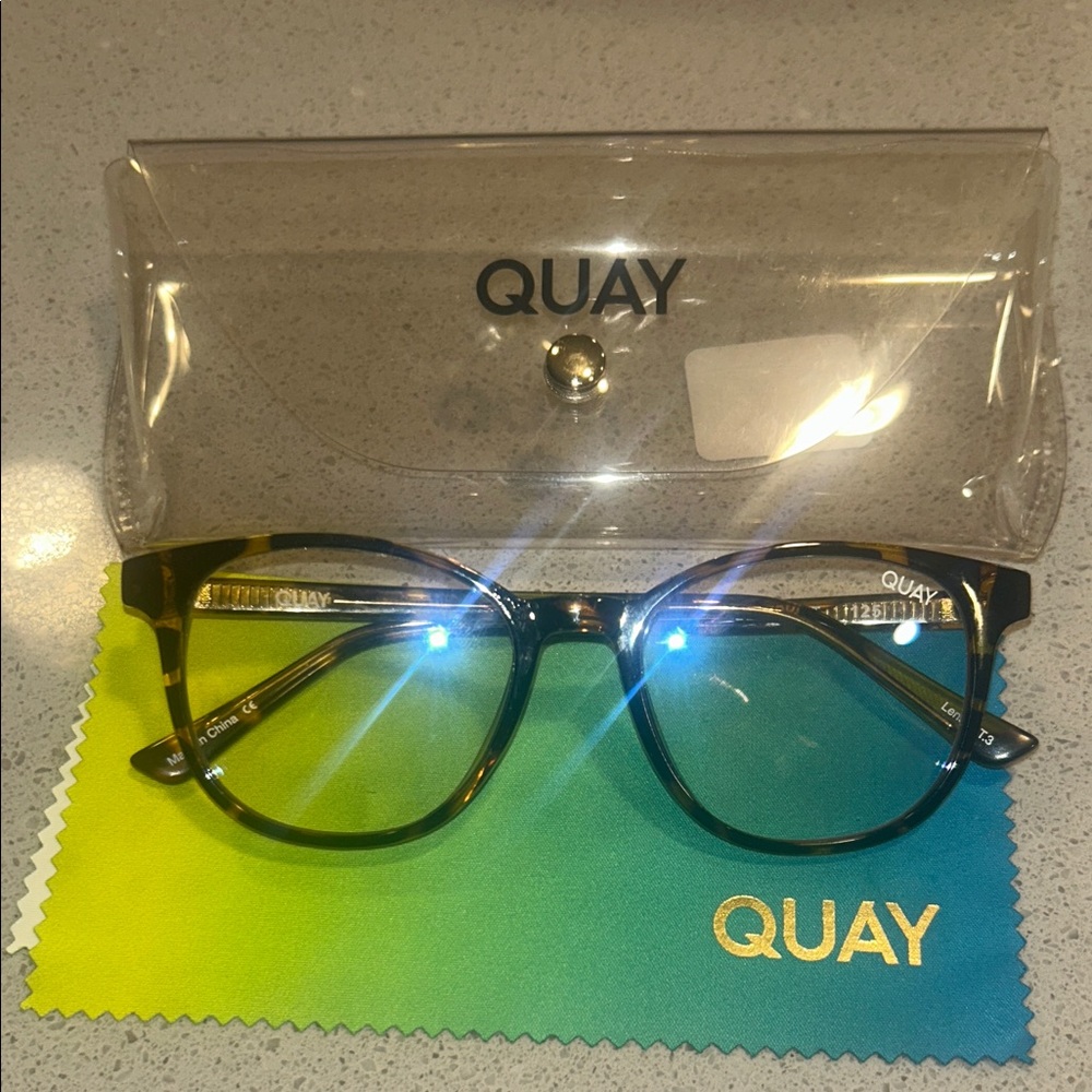 Quay Australia Transparent Brown Glasses